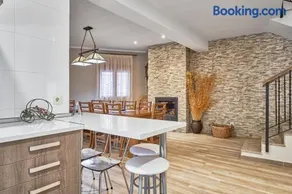Cosy House in San Bartolomé de Pinares with Mountain View - Image 4
