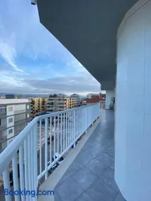 Apartamento con vistas a la Playa con Ascensor y WIFI 9 pax - Image 3