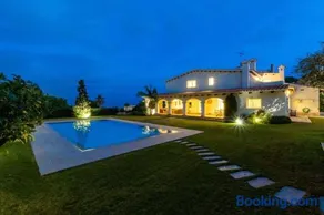Villa Stella Maris Luxury 4BR Pool Beach - Image 1
