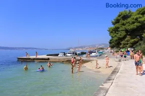 Family friendly apartments with a swimming pool Kastel Luksic, Kastela - 15773 - Image 4
