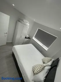 London Dagenham Apartments - Image 4