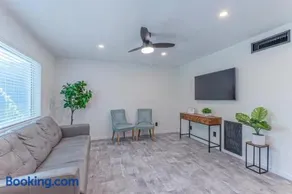 Tempe Downtown Retreat near ASU & Mill Avenue - Image 1