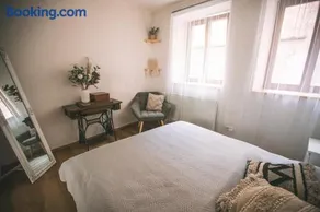 KVARTÝR - apartmán v centru na náměstí - citlivě zrekonstruovaný - Image 4