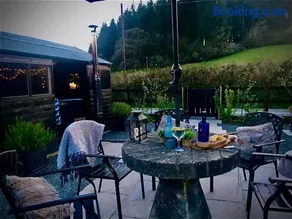 Trelaske Mill Cider Barn-with Hot Tub, Fire Pit BBQ - Image 4