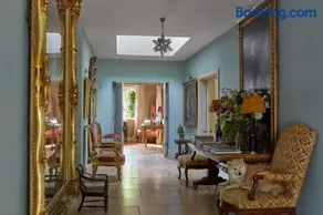 Elegant Cotswold Retreat - Image 5