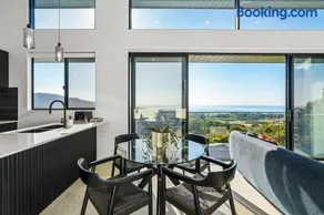 Korora Ocean View Retreat - Image 1