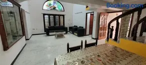 King's Elite Home Stay - Image 1