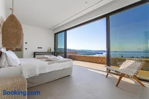 Villa Mamasana - New Magnificent Villa with Infinity Pool & Tennis! - Image 2