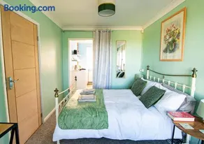 Broadstairs, Bays & Golf - Sleeps 2 - Image 1