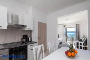 Apartments 20 meters from the beach - Image 2