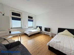 Zentrale Monteurwohnungen in Neumünster ideal für Teams - Image 1