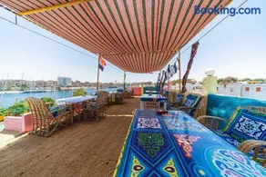 Bob Marley Guest House - Image 2