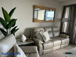 Exclusive Apartment with Ocean Views - Image 2