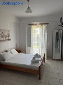 Agrambeli Rooms & Apartments - Image 2