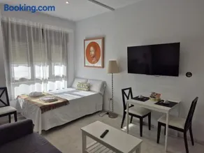 Apartamento Deluxe 2 Room Piscina Parking LuxSevilla Bormujos - Image 2