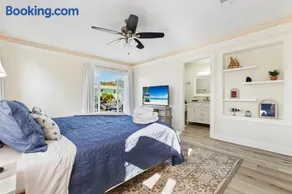 Boaters Bayshore Bungalow II w HOT TUB - Image 1