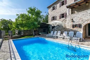 Villa Maria - Image 1