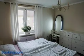 Krásny, plne vybavený byt s bezplatným parkovaním - Image 1