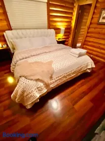 Olalla Farm Guest Stay & Cabin - Image 3