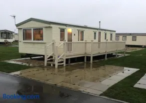 ML23 8 BERTH CARAVAN GOLDEN PALM CHAPEL ST LEONARDS - Image 2
