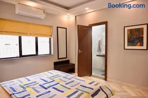 Neelam Homestay - Lemon Room - Image 2