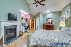 Spacious Lakefront - Image 2