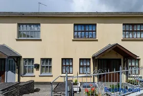 Henry Court Townhouse - Image 2