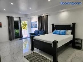 Ideal getaway within Oceanpointe gated community, never shared accommodation - Image 1