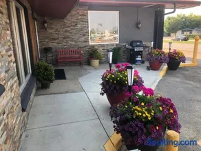 Trailside Inn - Image 1