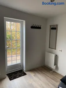 Guest House with 2 Parking Places Free - Image 3