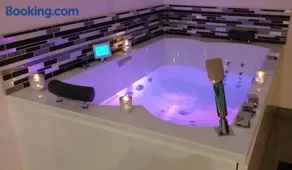L'instant spa et sa terrasse privative - Image 1