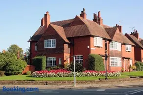 1880s Soap Worker's Cottage, Port Sunlight - Image 1
