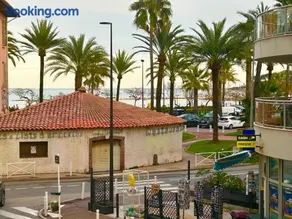 Antibes France Plage - Image 1
