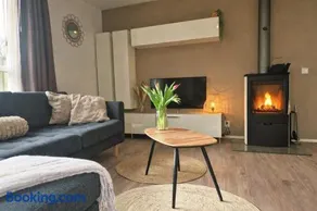 Cozy No 3 Wellness Villa Hottub, Houtkachel en Airco - Image 2