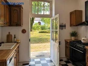Elegant city house & surrounding,park, walk to town centre - Image 2