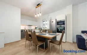 Four-Bedroom Holiday Home In Vrsi - Image 4