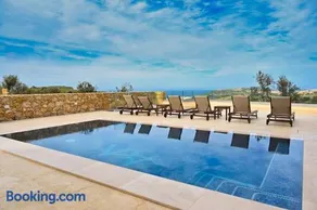Luxurious Maisonette with Pool & Hot tub in Xaghra - Image 2