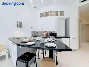 URBAN 94 WIFI CLIM 4 PERSONNES FREJUS - Image 1