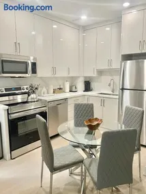 Bright Luxurious 2 Bedroom Apartment - Image 1