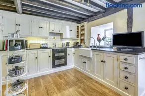 4 Bed in Honiton oc-o32661 - Image 4