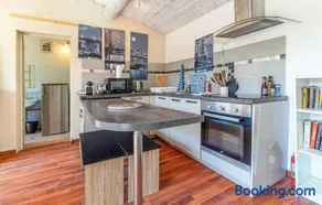 Amazing Apartment In Avignon With Wifi - Image 5