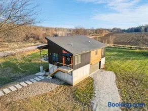 Private and Modern Near river and wildlife refuge - Image 1