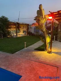 Private Authentic Villa Pool & Garden - Maison Manjo - Image 3