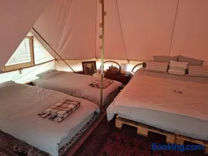 Tente glamping "Explorateurs" à la Ferme de la Chevêche - Image 3
