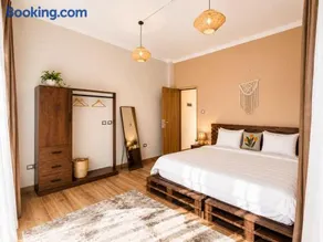 Garden Retreat 2BR in Heliopolis Balcony &Garden - Image 3