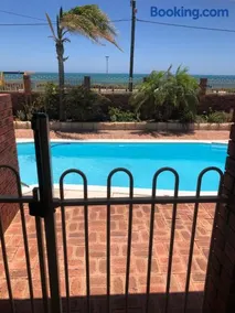 Beach House Opposite Ocean 4 Bed 2 Bathroom with pool - Image 3