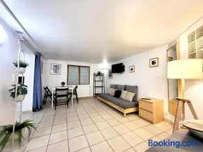 J1 St-Quentin-en -Yvelines Studio en Rez de jardin avec parking - Image 3
