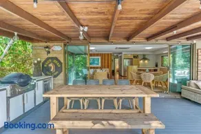 20 Steps - Beachfront Home - Stunning & Stylish - North of Byron - Image 2