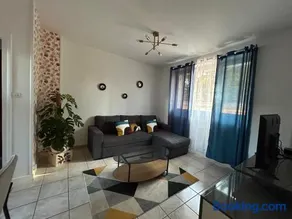 Home Lyla - Image 1