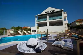 Villa Anadi - Image 1